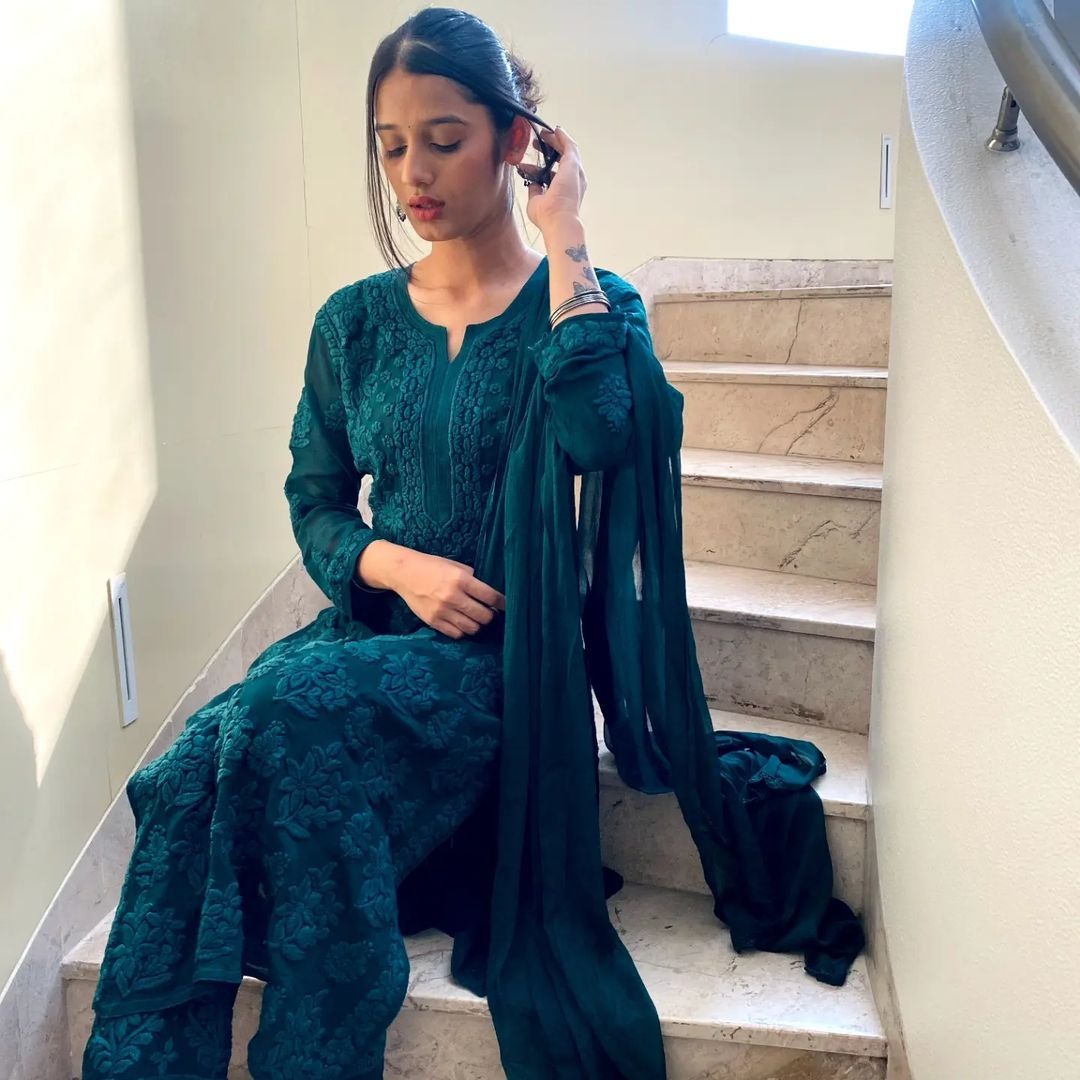 Chikenkari kurti set