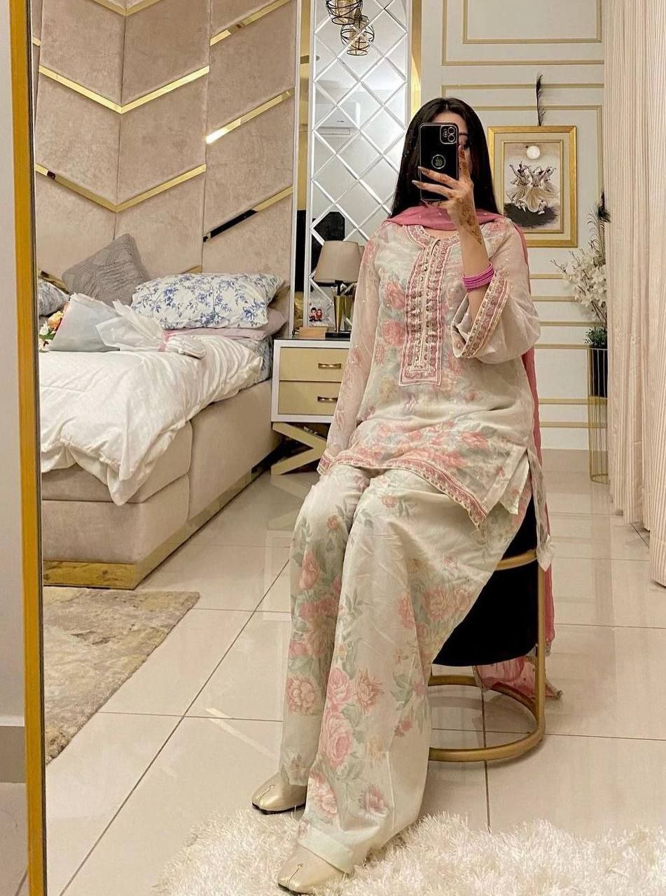 *Launching New  Đěsigner Party Wear Look Pur Sifon Georgette Top & Farshi Palazzo With Dupatta set*