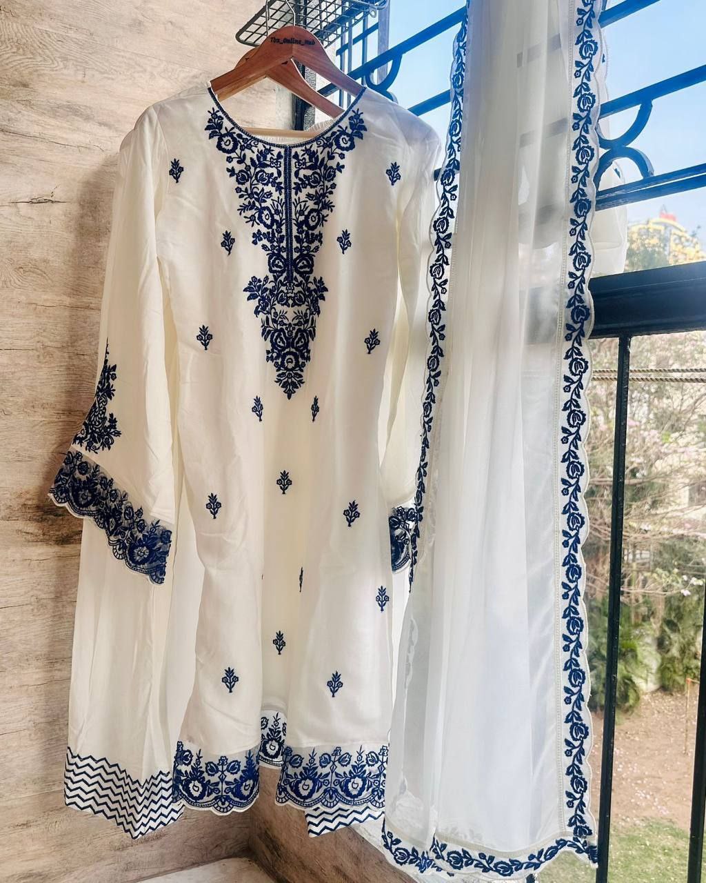 haniya ameer Farshi Party Wear Designer  Set