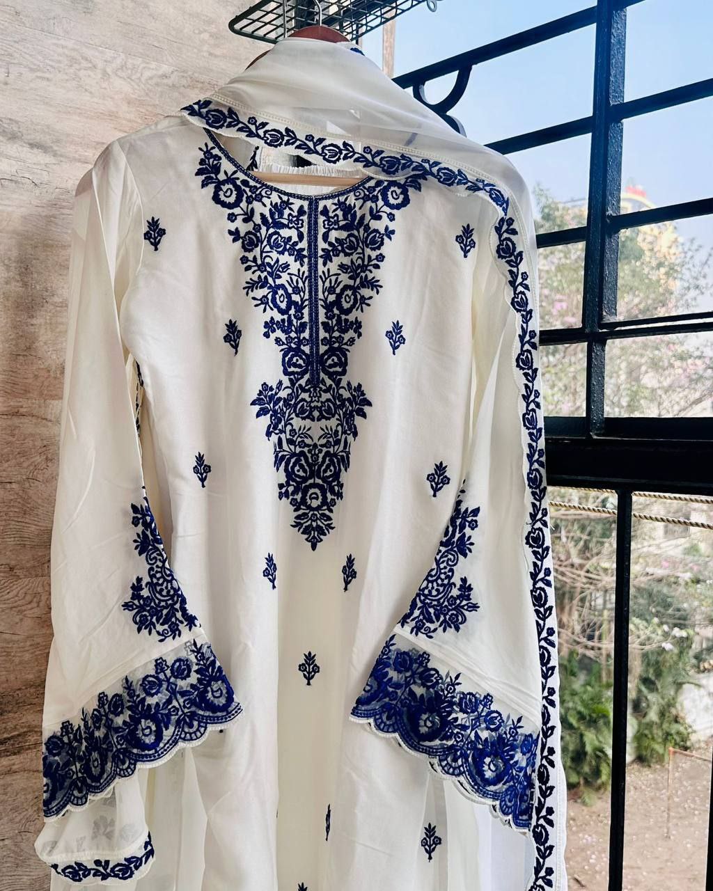 haniya ameer Farshi Party Wear Designer  Set